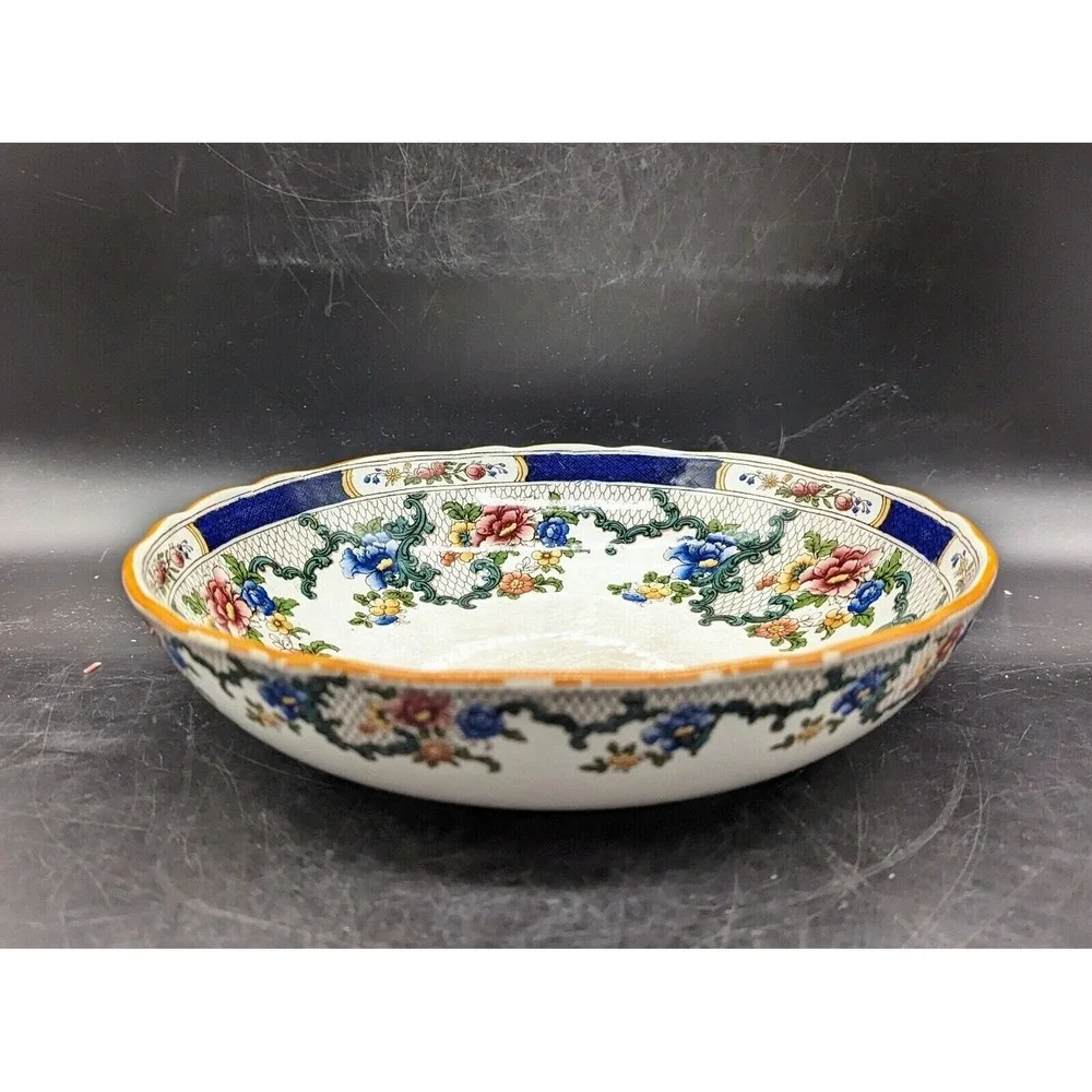 Antique Cauldron England 9.75